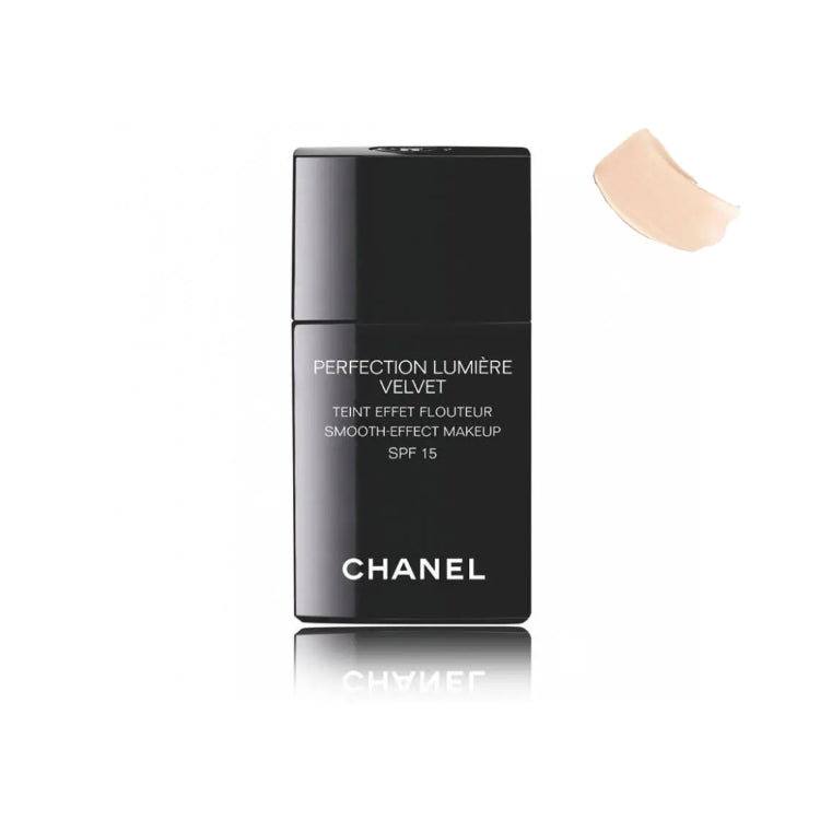 Chanel - Perfection Lumière Velvet - Teint Effet Flouteur - Smooth-Effect Makeup - SPF 15