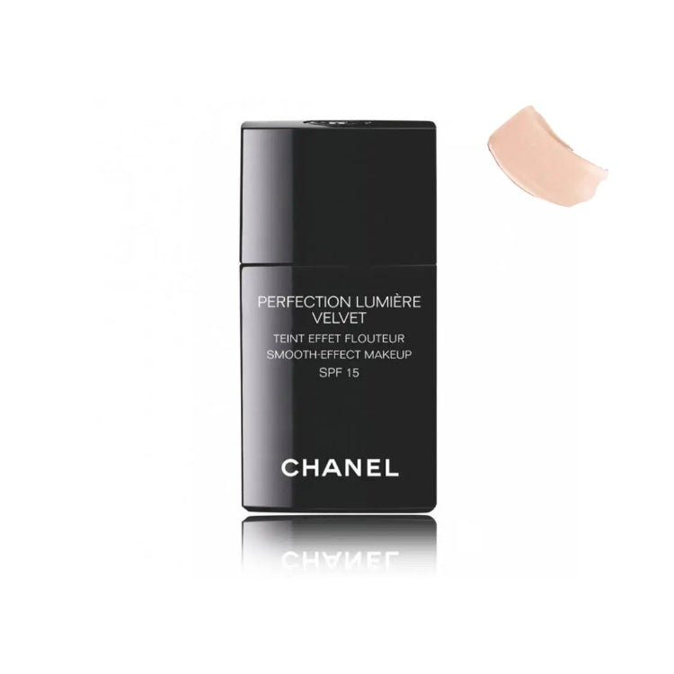 Chanel - Perfection Lumière Velvet - Teint Effet Flouteur - Smooth-Effect Makeup - SPF 15