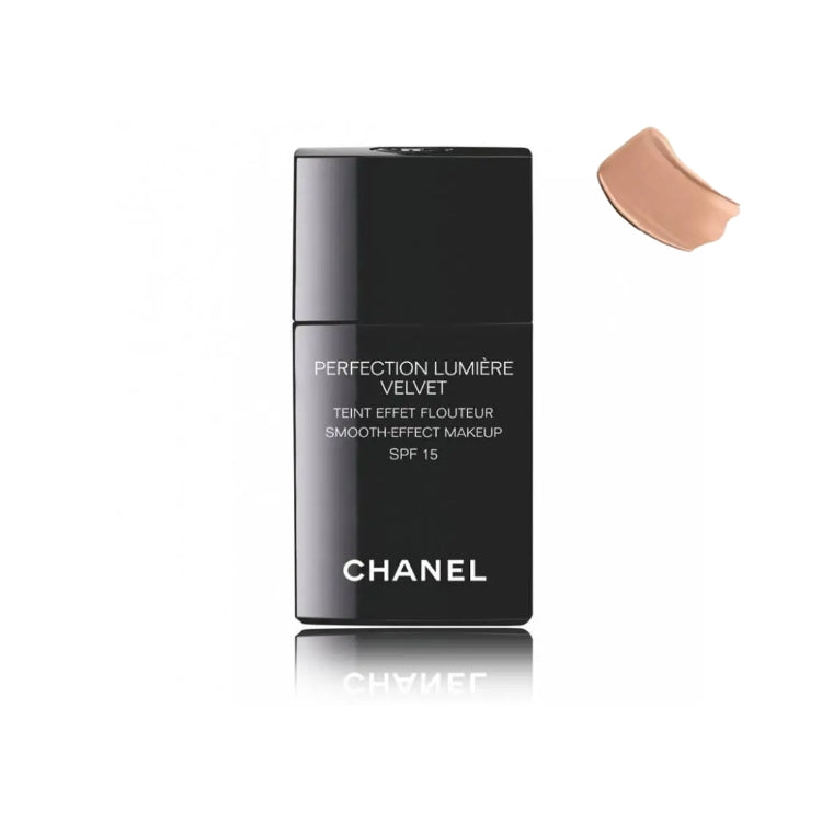 Chanel - Perfection Lumière Velvet - Teint Effet Flouteur - Smooth-Effect Makeup - SPF 15